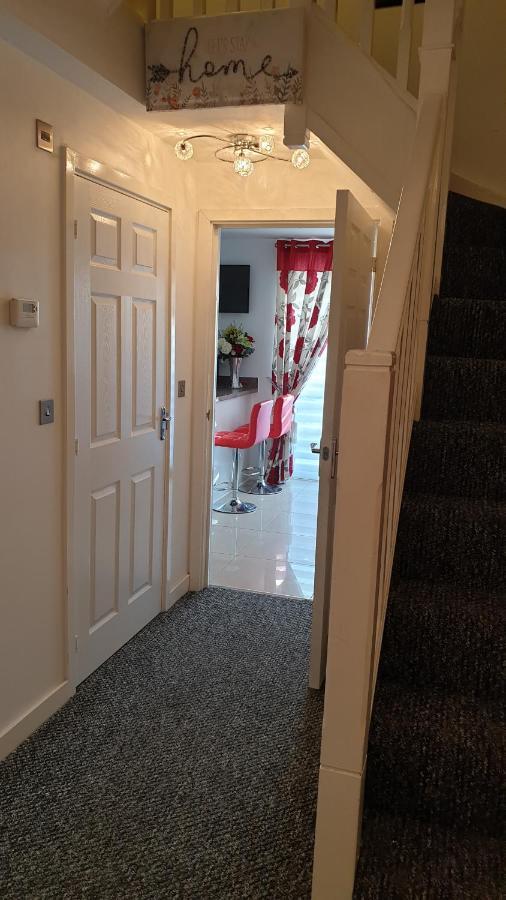 M&B Haven - Sittingbourne Apartment Екстериор снимка