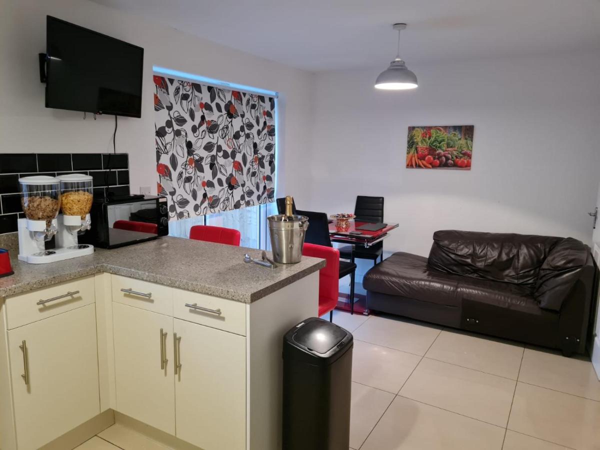 M&B Haven - Sittingbourne Apartment Екстериор снимка