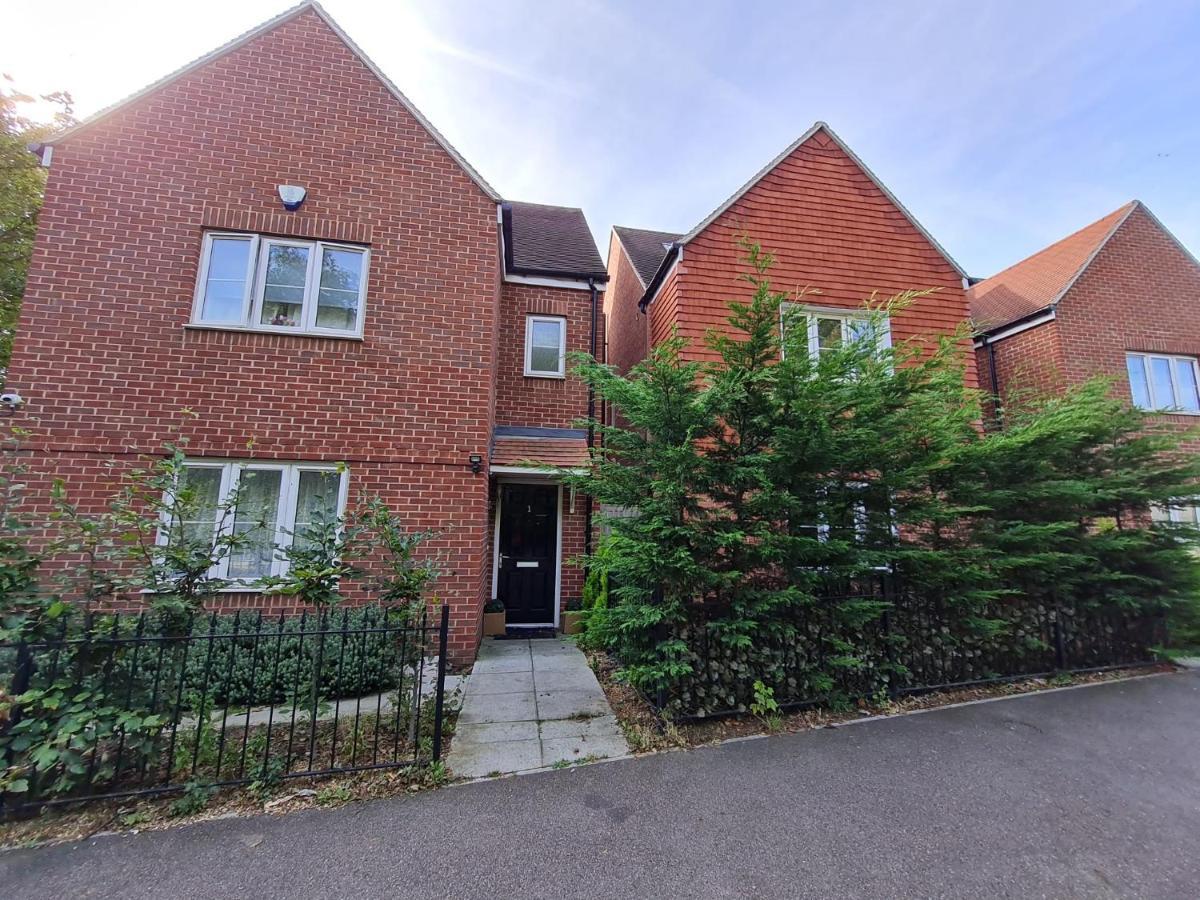 M&B Haven - Sittingbourne Apartment Екстериор снимка
