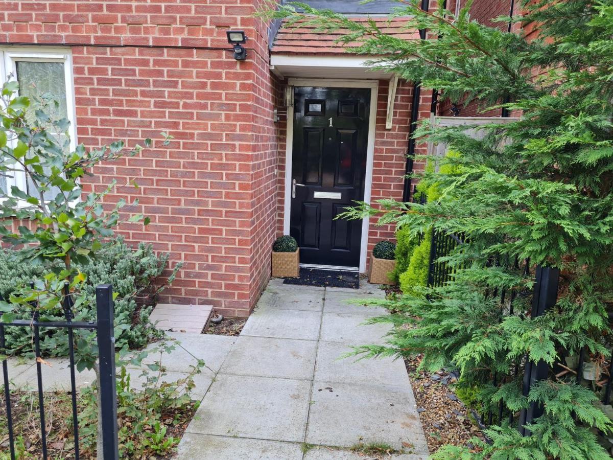 M&B Haven - Sittingbourne Apartment Екстериор снимка