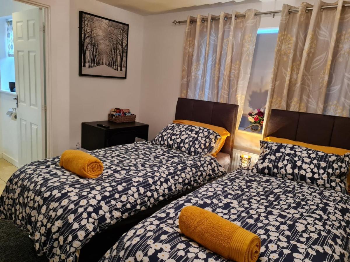 M&B Haven - Sittingbourne Apartment Екстериор снимка