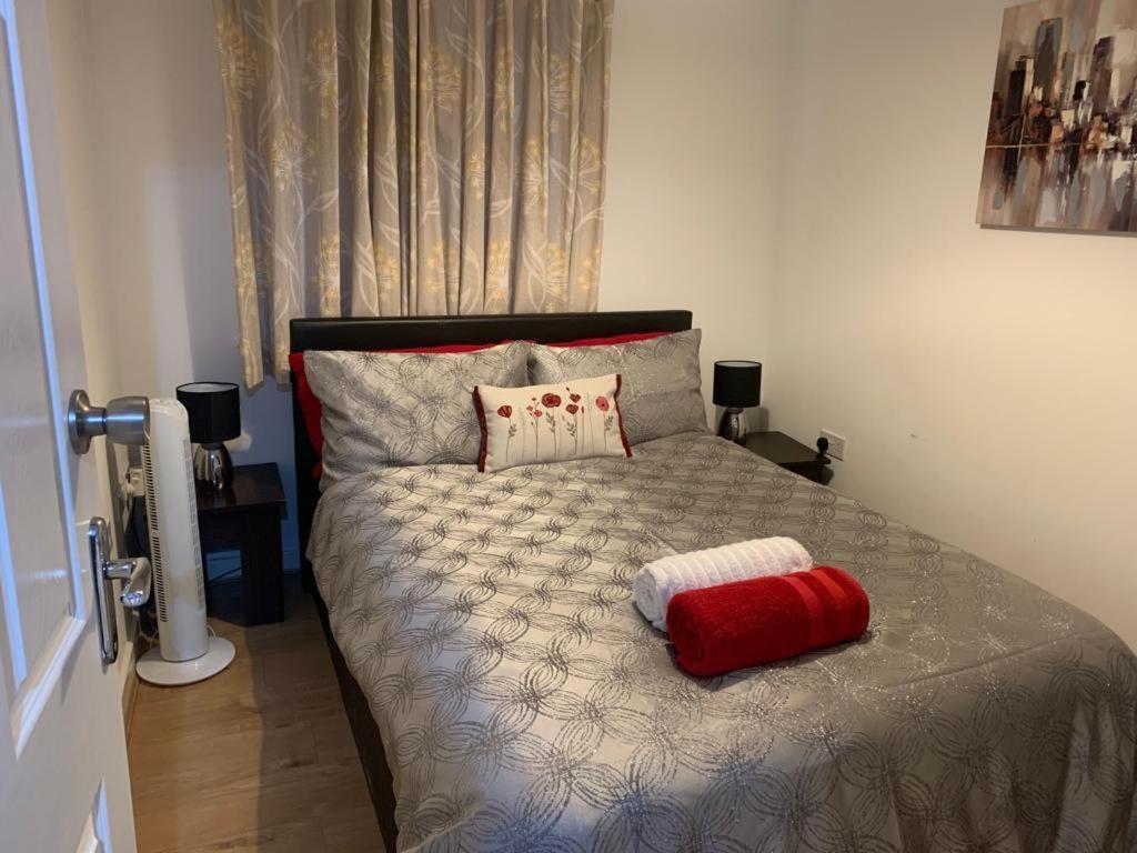 M&B Haven - Sittingbourne Apartment Екстериор снимка