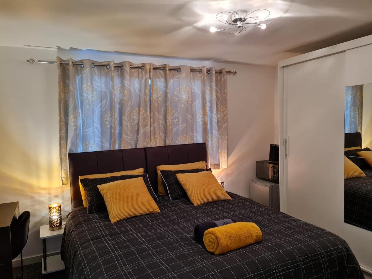 M&B Haven - Sittingbourne Apartment Екстериор снимка