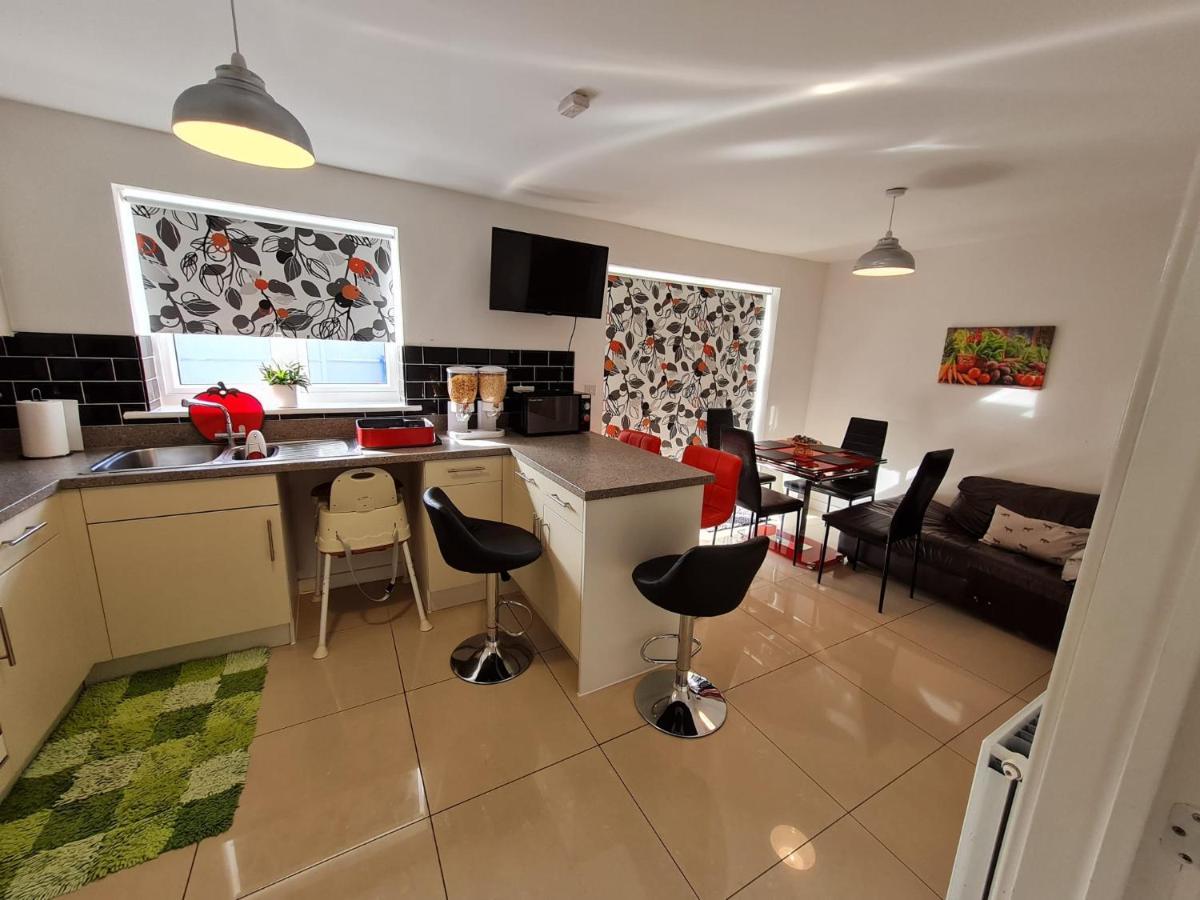 M&B Haven - Sittingbourne Apartment Екстериор снимка