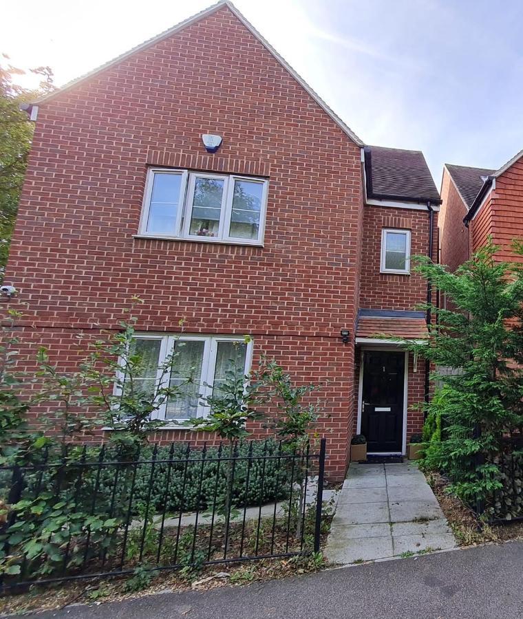 M&B Haven - Sittingbourne Apartment Екстериор снимка