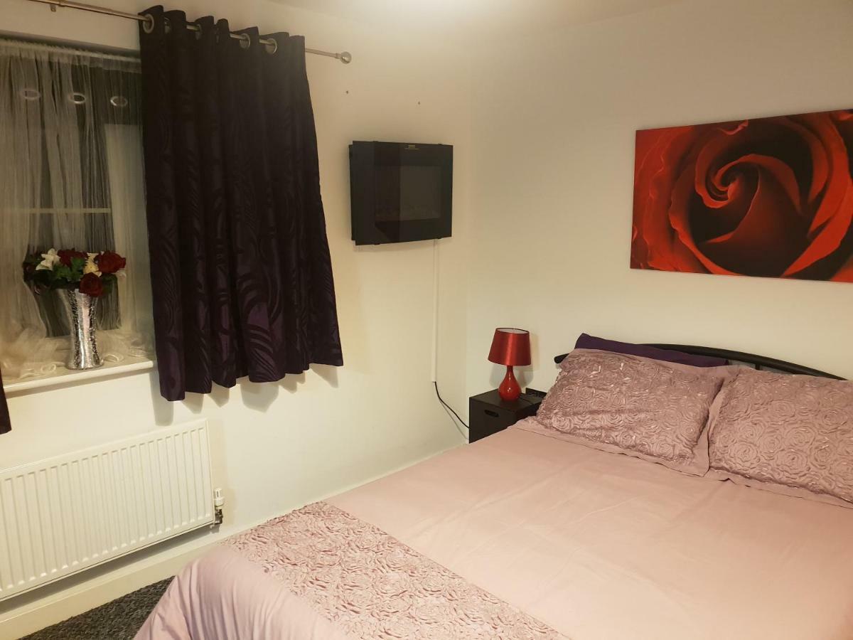 M&B Haven - Sittingbourne Apartment Екстериор снимка