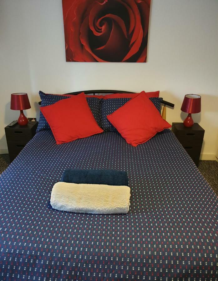 M&B Haven - Sittingbourne Apartment Екстериор снимка